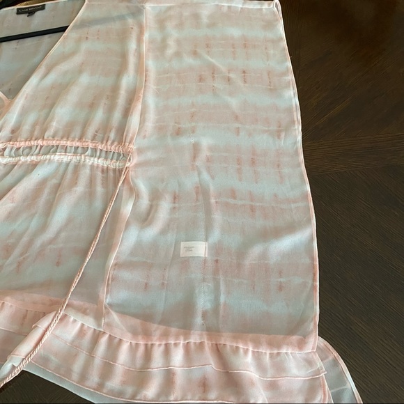 Lane Bryant, Pink/ White, Sheer V-neck, 22-24 - Picture 6 of 9